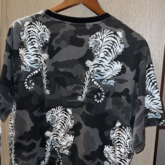 Men's *Victorious Los Angeles* T-shirt tiger print size XL black camo/Gray - Picture 4 of 6